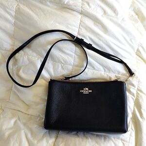Coach leather shoulder/crossbody bag.